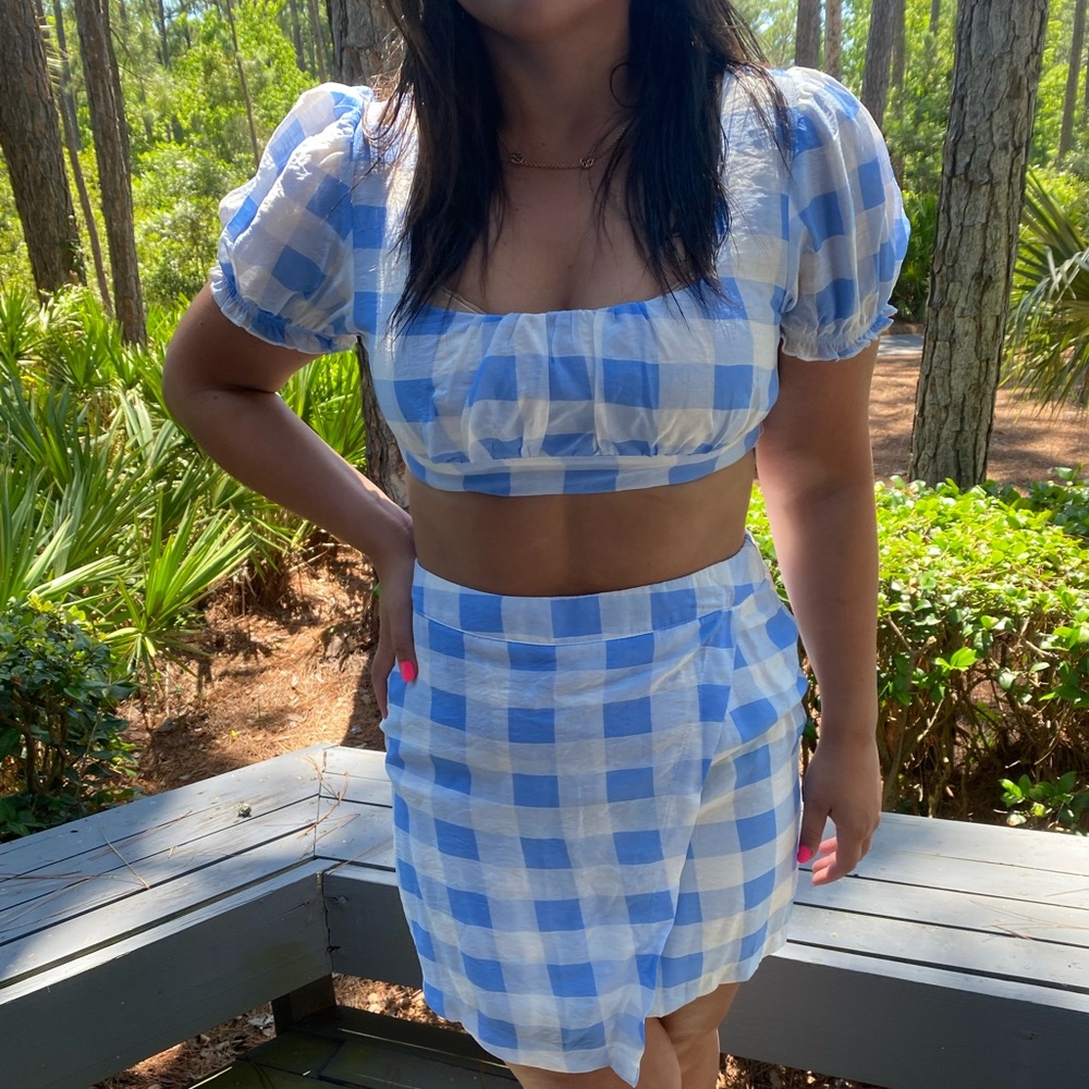 blue and white set